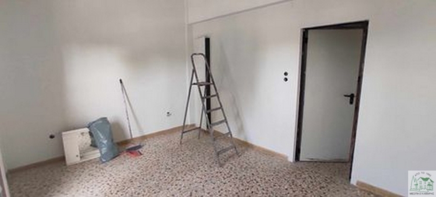 (Vermietung ) Gewerbeimmobilien Büro || Piraias/Keratsini - 90 m², 450€ 