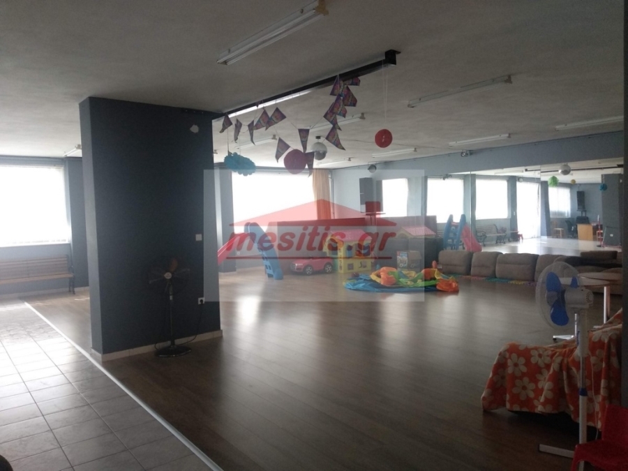 (Аренда) Коммерческие площади Офис || Пиреи/Кератсини - 220 кв.м, 900€ 